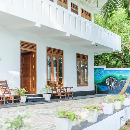 Scenery River Star Hotel Hikkaduwa Exterior photo