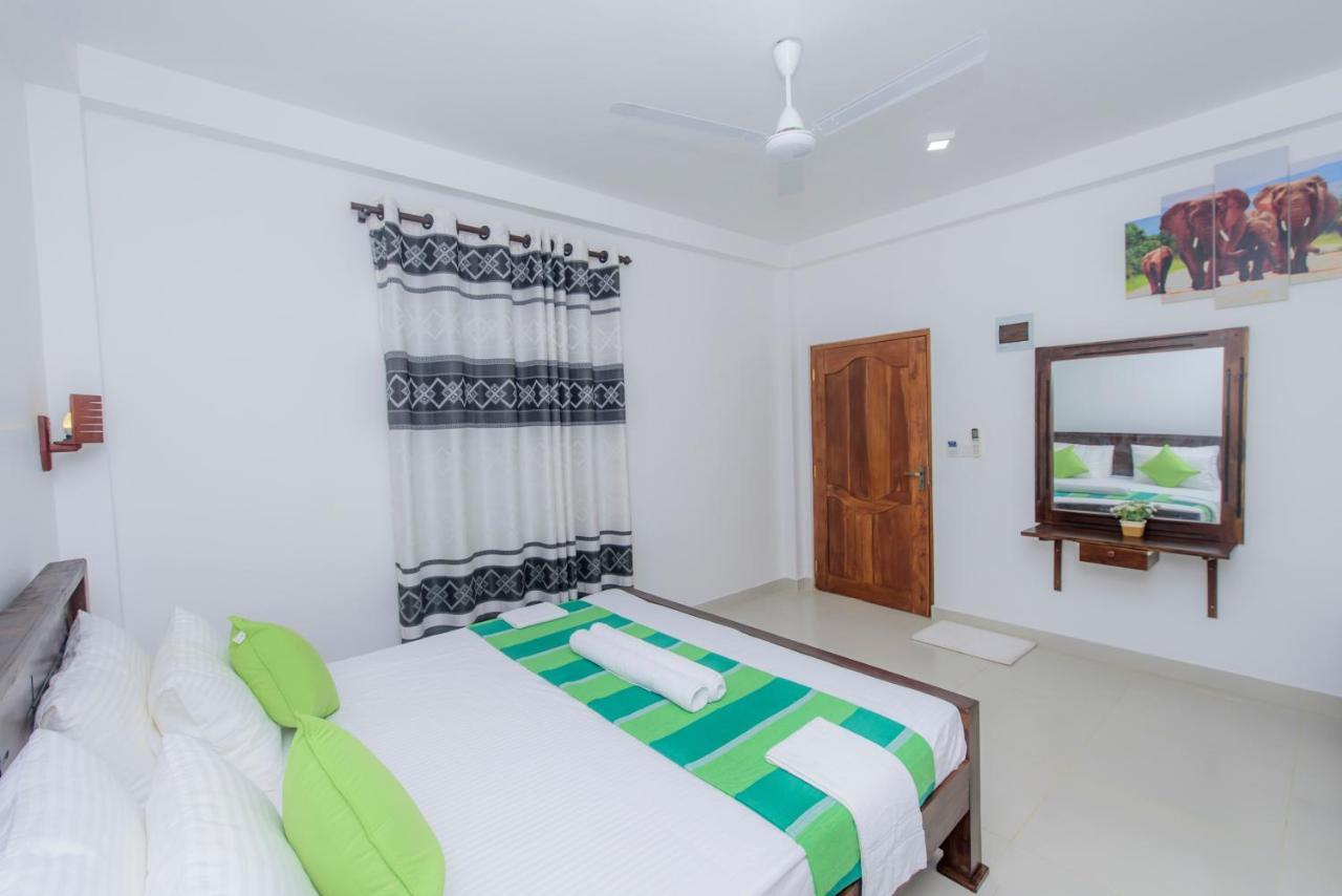 Scenery River Star Hotel Hikkaduwa Exterior photo