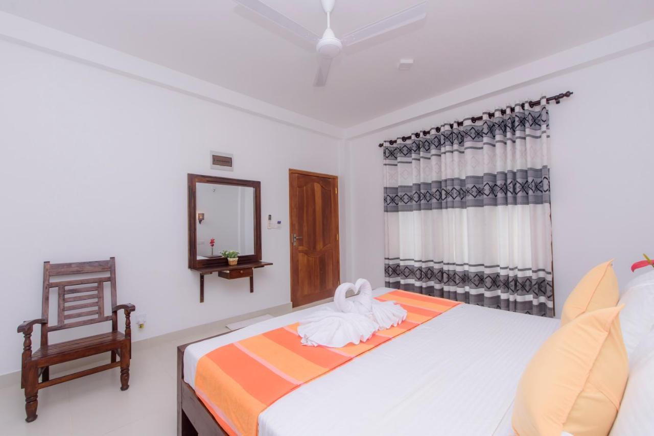Scenery River Star Hotel Hikkaduwa Exterior photo