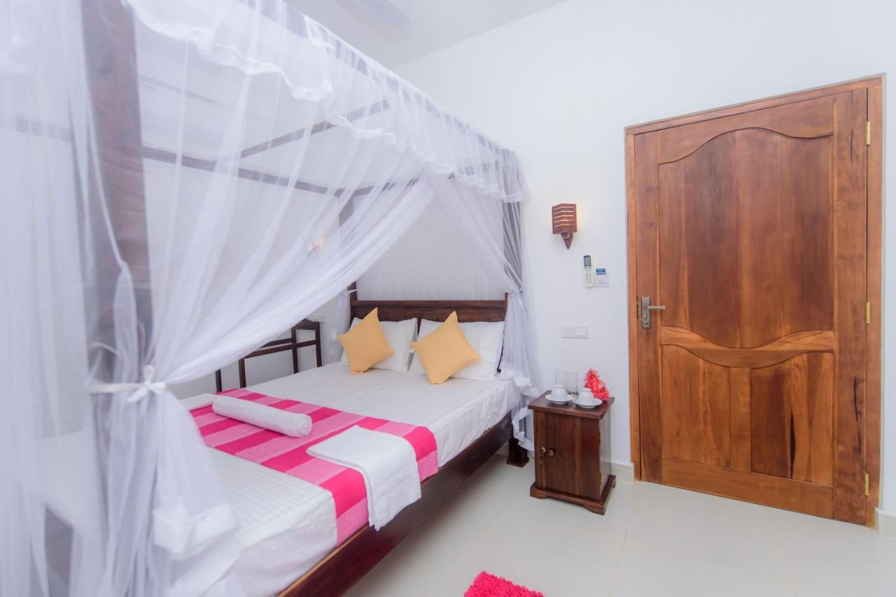 Scenery River Star Hotel Hikkaduwa Exterior photo