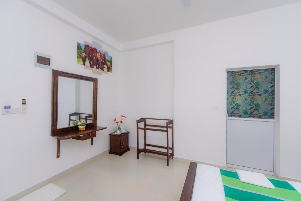 Scenery River Star Hotel Hikkaduwa Exterior photo