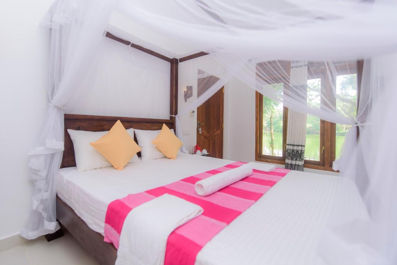 Scenery River Star Hotel Hikkaduwa Exterior photo