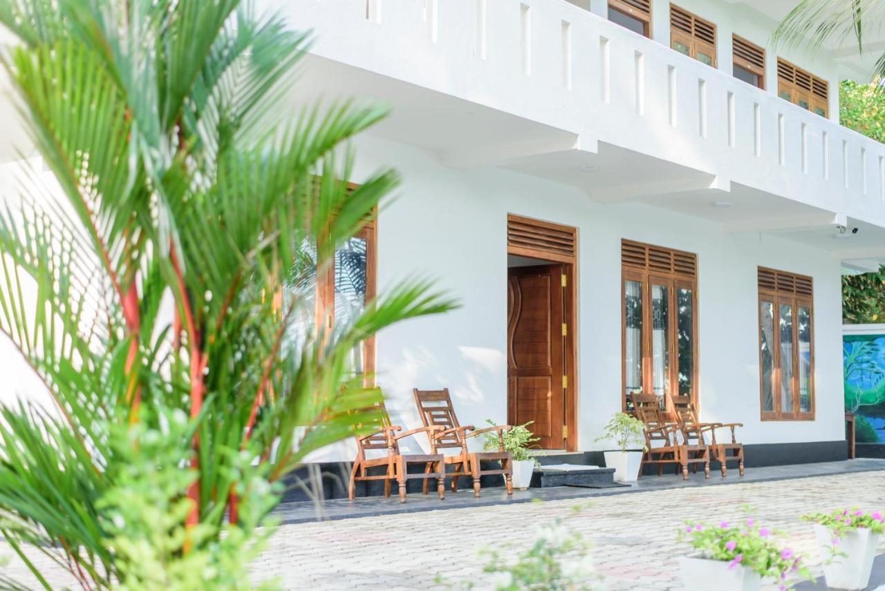 Scenery River Star Hotel Hikkaduwa Exterior photo