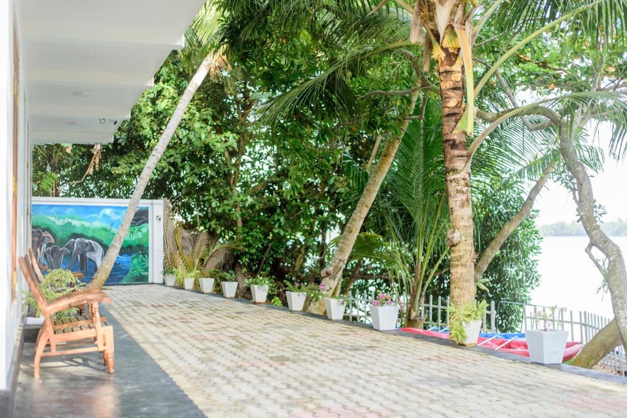 Scenery River Star Hotel Hikkaduwa Exterior photo