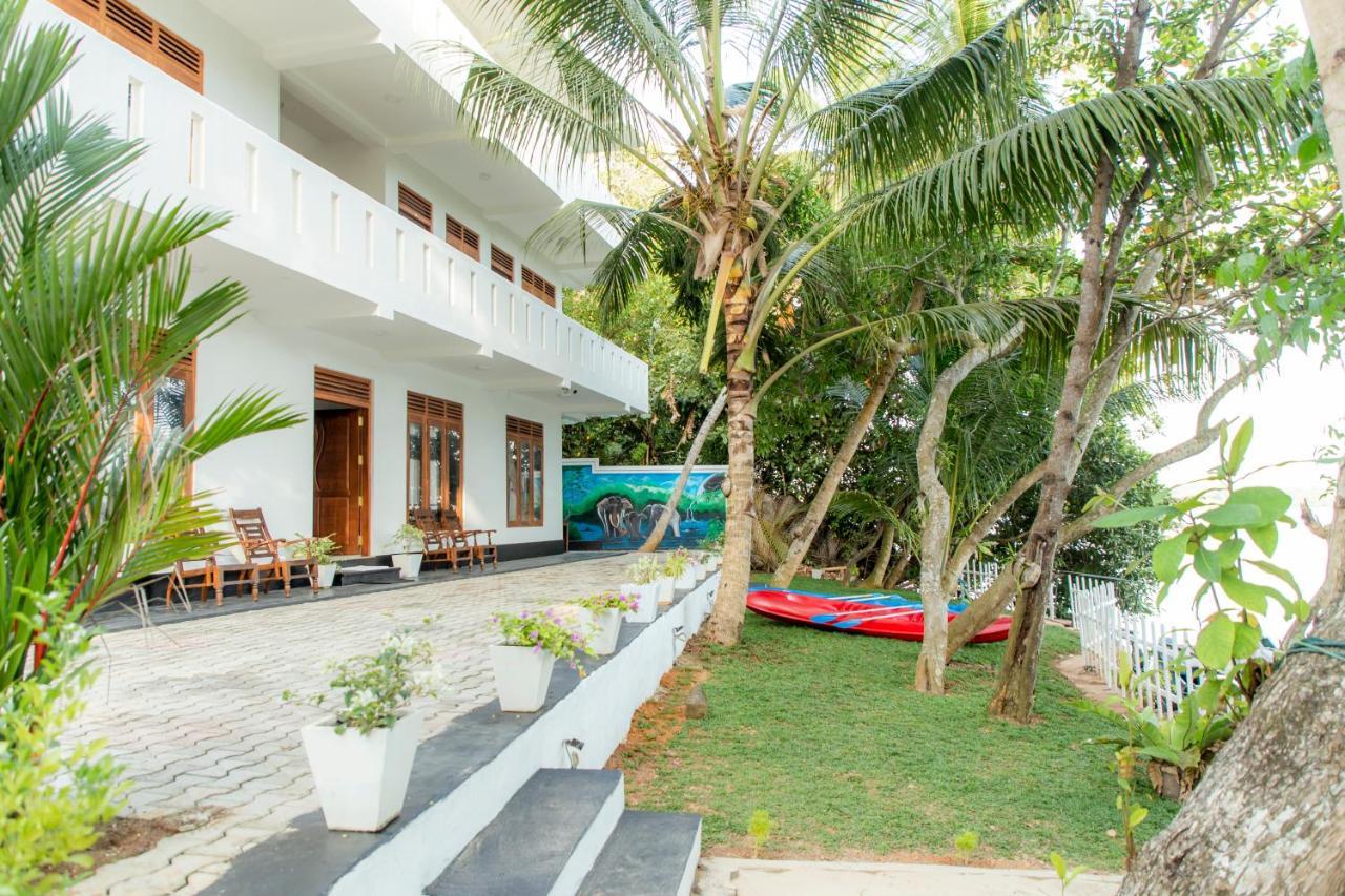 Scenery River Star Hotel Hikkaduwa Exterior photo