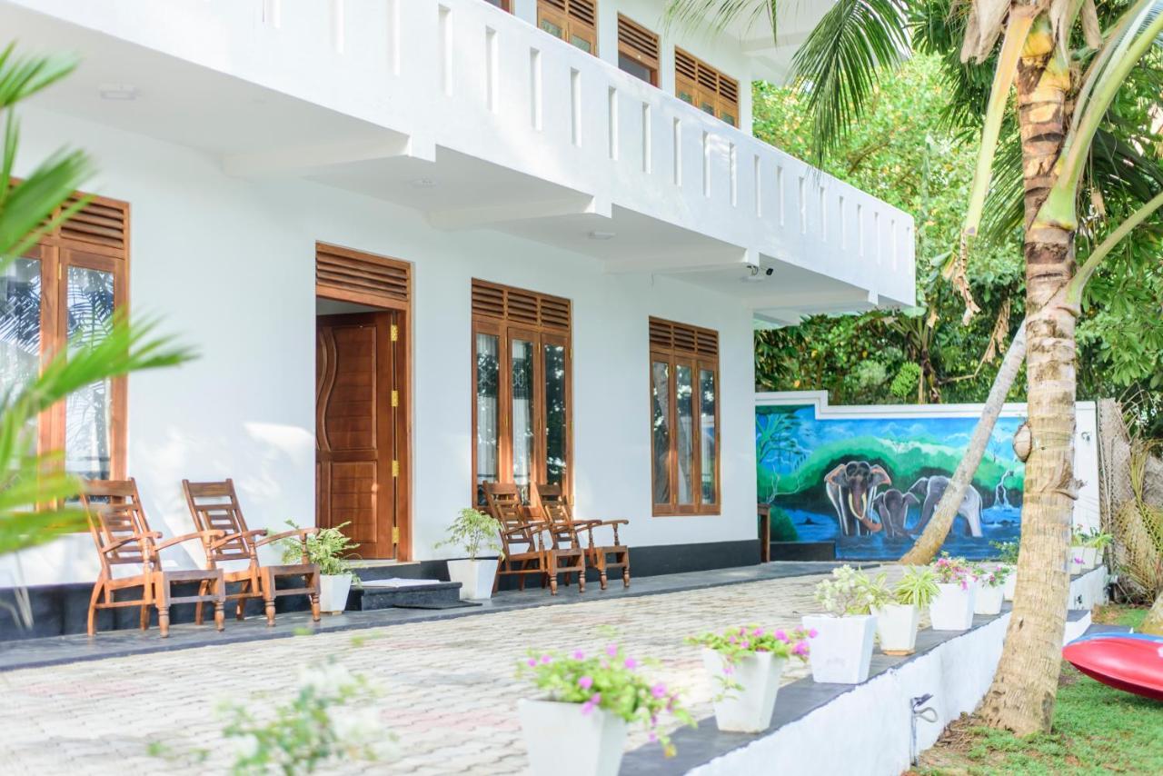 Scenery River Star Hotel Hikkaduwa Exterior photo