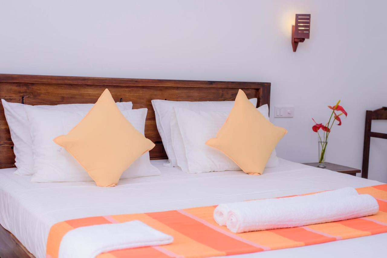 Scenery River Star Hotel Hikkaduwa Exterior photo